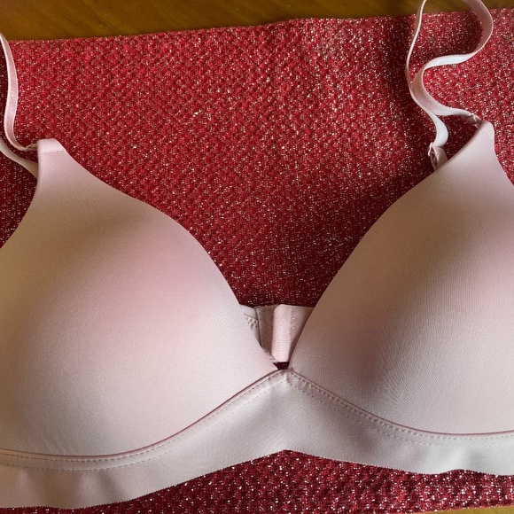 XOXO Other - NWOT XOXO FULL COVERAGE BLUSH BRA